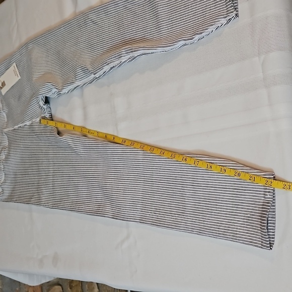 NWT Good American white & black seamless ribbed leggings size 3/4 - Picture 9 of 9